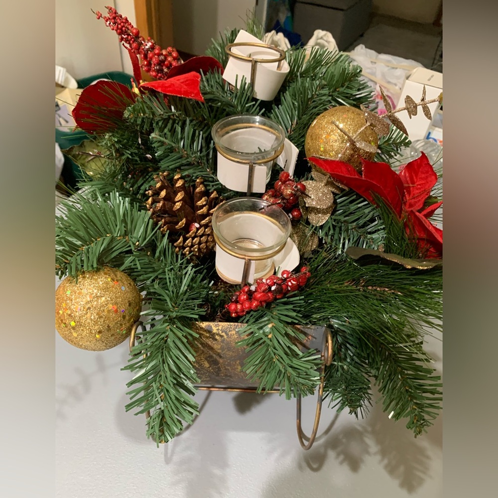 Holiday Sleigh Candle Holder with Green and Gold Accents